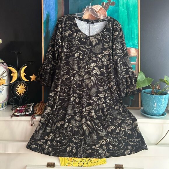 2 Dye 4 Chic Long Sleeve Black and Gold Floral Dress - Picture 16 of 16